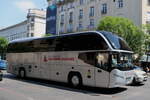 Aus Litauen: Keliones, Kaunas - KDN 400 - Neoplan am 11. Mai 2024 in Budapest (Aufnahme: Martin Beyer)