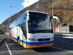 (243'046) - Holiday Services, Oberglatt - ZH 332'326 - Volvo am 20. November 2022 beim Bahnhof Interlaken Ost