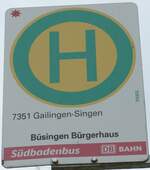 (173'952) - Sdbadenbus/DB-Haltestellenschild - Bsingen, Brgerhaus - am 20. August 2016