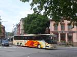 (162'584) - Clement, Bourglinster - JC 6006 - Setra am 25. Juni 2015 beim Bahnhof Ettelbruck