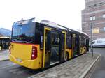 (268'387) - PostAuto Zentralschweiz (Hfliger) - OW 41'564/PID 12'023 - eMercedes am 22. Oktober 2024 beim Bahnhof Spiez