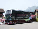 (264'094) - Surprise, Sommeri - TG 59'613 - Setra am 29. Juni 2024 beim Bahnhof Brienz