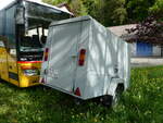 (235'444) - PostAuto Bern - BE 180'392 - Gowa Gepckanhnger (ex AVG Meiringen; ex P 30'076) am 8. Mai 2022 in Meiringen, Garage