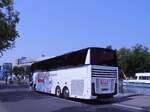 (290'008) - Aus England: Lynns, Eastbourne - SO26 LYN - Van Hool am 30. Juli 2026 bei der Schiffl�ndte Thun