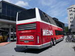 (265'503) - Wieland, Murten - Nr. 93/FR 300'600 - Van Hool am 8. August 2024 beim Bahnhof Visp